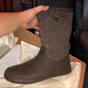 Never Worn Brown UGG boots